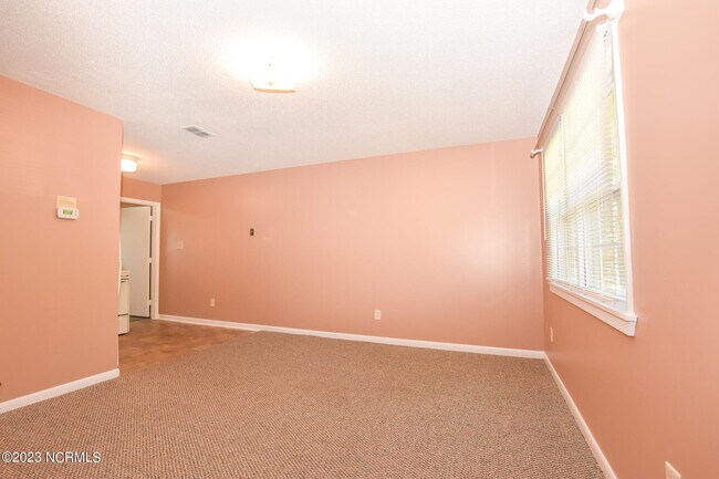Building Photo - 1621 Halltown Rd