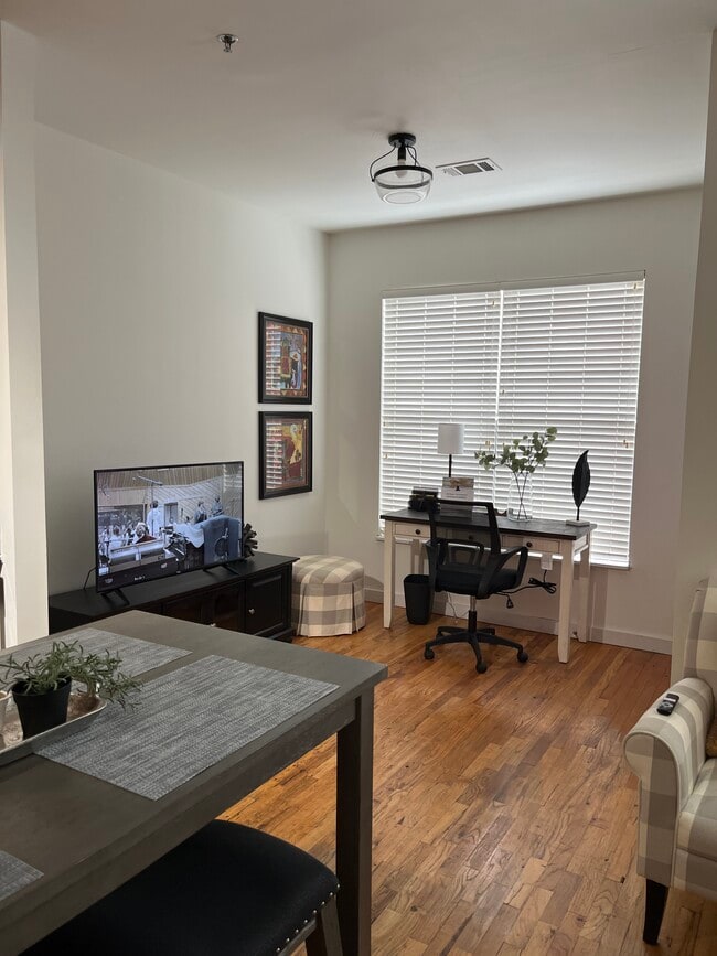Office area - 238 Walker St SW
