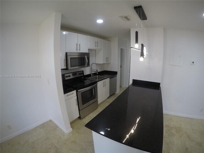 Foto del edificio - 1204 NE 5th Terrace
