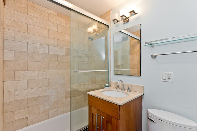 Foto del edificio - 2930 N Sheridan Rd
