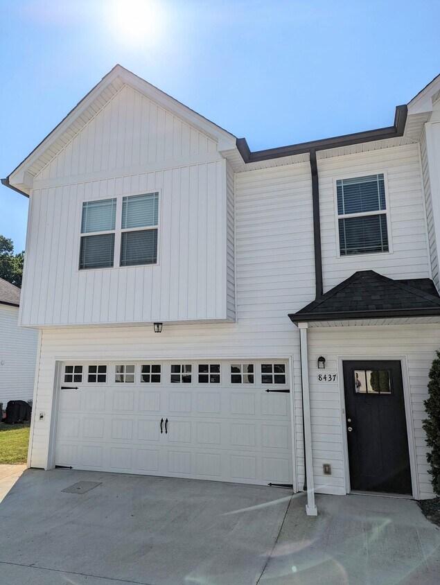 Foto principal - 8437 Brookmoor Ln