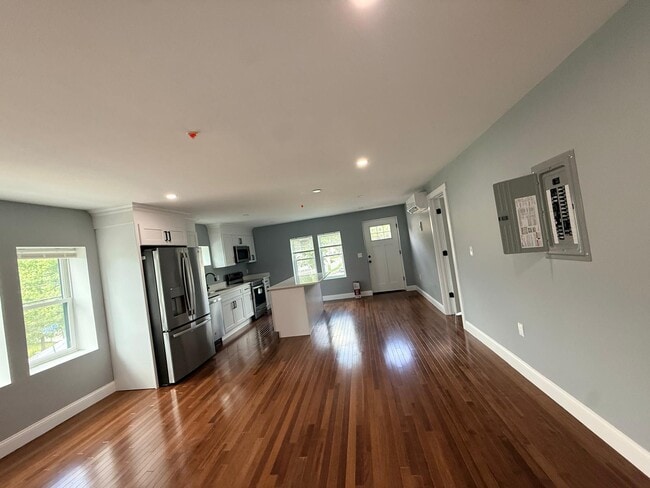 Photo - 4 Neponset St (Walpole, MA) Apartment