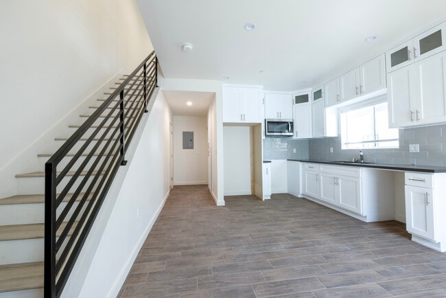 Photo - 1131 Browning Blvd Townhome