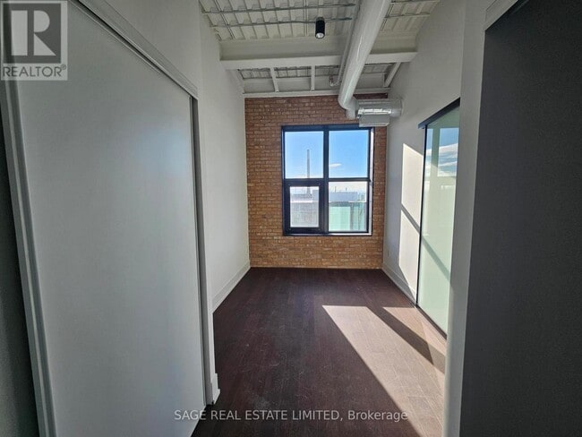 Building Photo - 150 Logan Ave