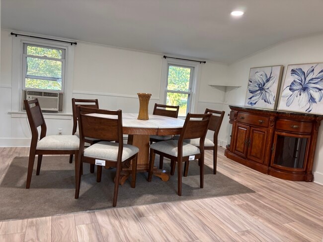 dining room - 20 N Bridebrook Rd