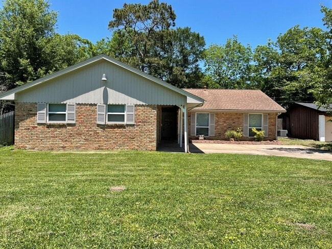 Building Photo - 1832 Bimini Way