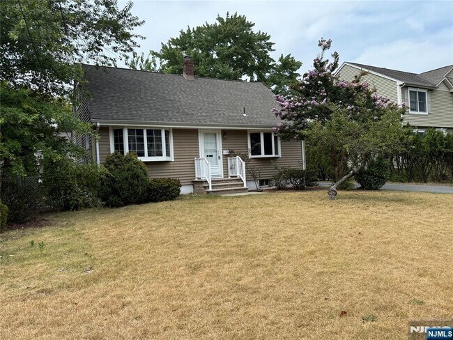 Foto del edificio - 447 Berkshire Rd