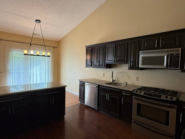 Building Photo - 709 Eagles Chase Dr