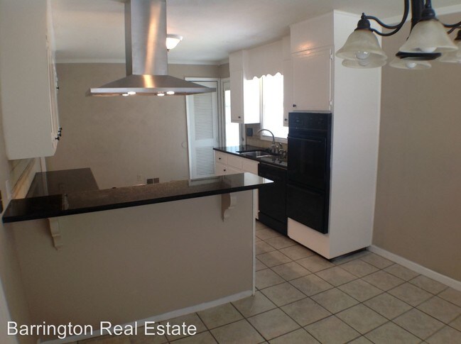 Building Photo - 1805 Enfield St