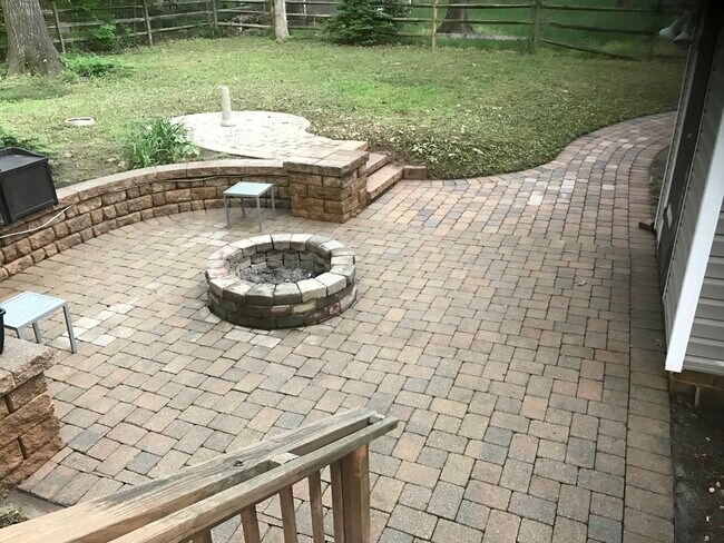 Building Photo - 6809 velvet antler ct