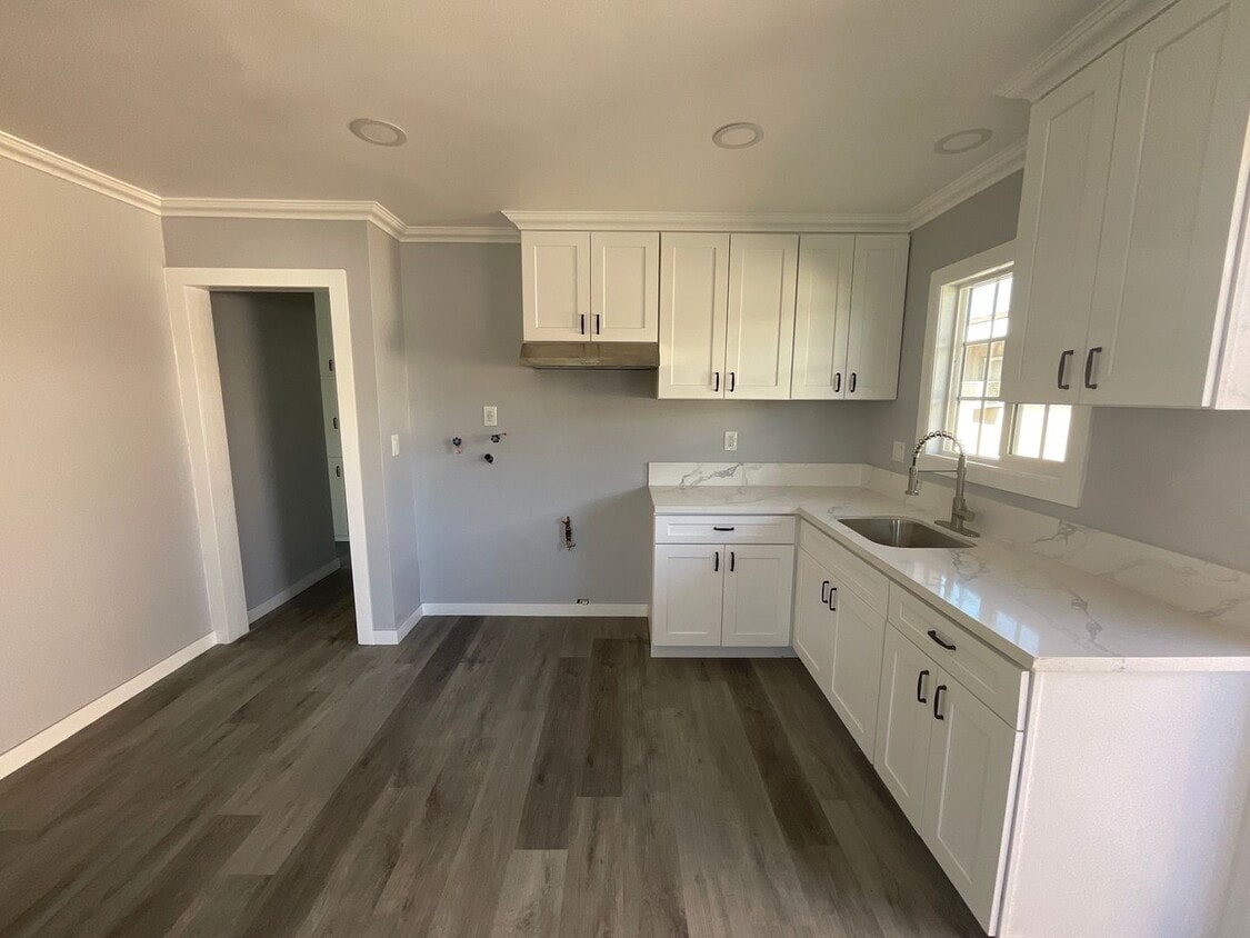 House - 2 Bedrooms / 1 Bathroom - Paramount - House - 2 Bedrooms / 1 Bathroom - Paramount