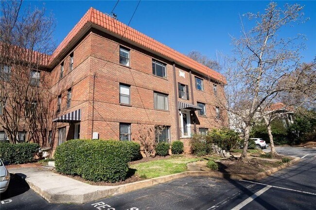 Foto del edificio - 708 Argonne Ave NE