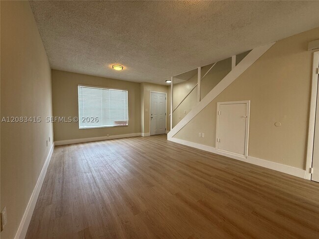 Building Photo - 470 NE 18th Ave