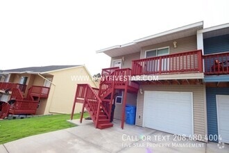 Building Photo - 341 La Valle Strada Ln