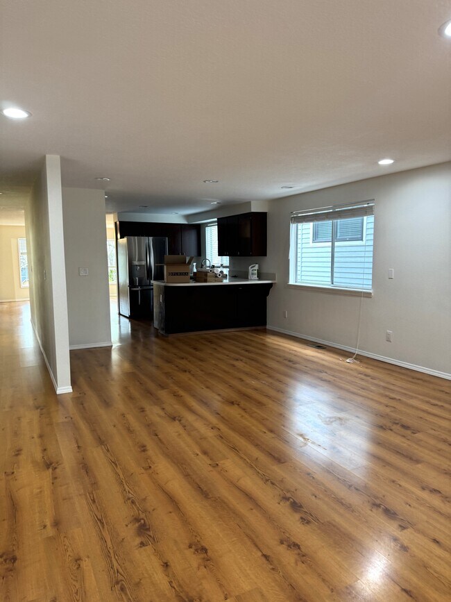 Building Photo - 13235 SW Barberry Dr