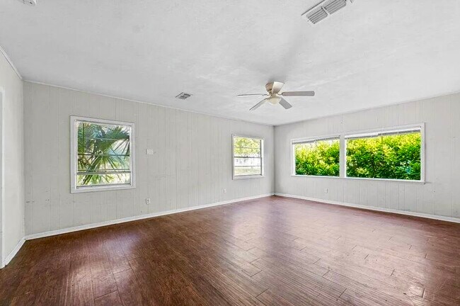 Foto del edificio - 210 E 65th St