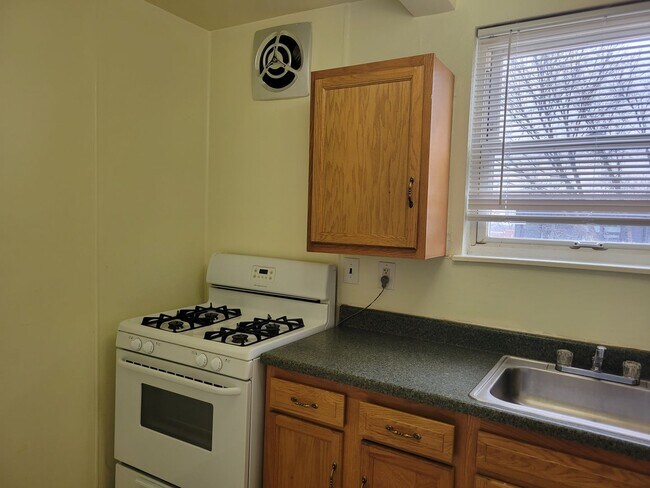 Foto del edificio - 120 Varnum St NE
