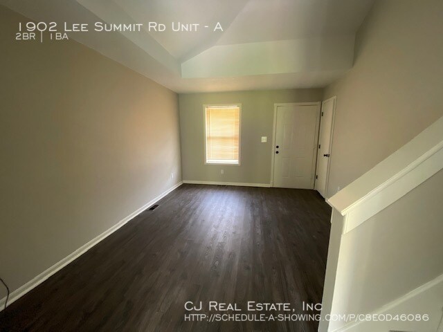 Building Photo - 1902 S Lee's Summit Rd
