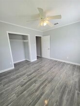 Building Photo - 701 18th Ave N