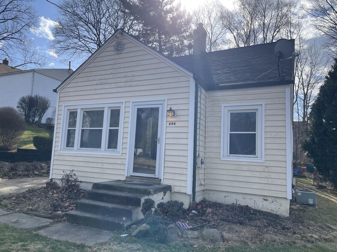 696 Iona Ave, Akron, OH 44314 House Rental in Akron, OH