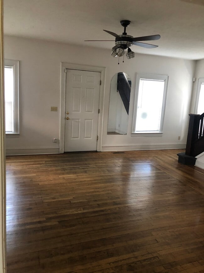 Living room - 1207 7th Ave