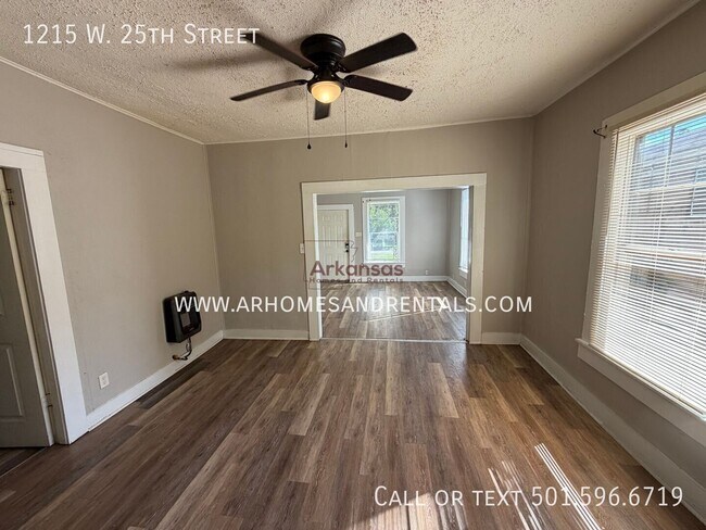 Foto del edificio - 1215 W 25th St