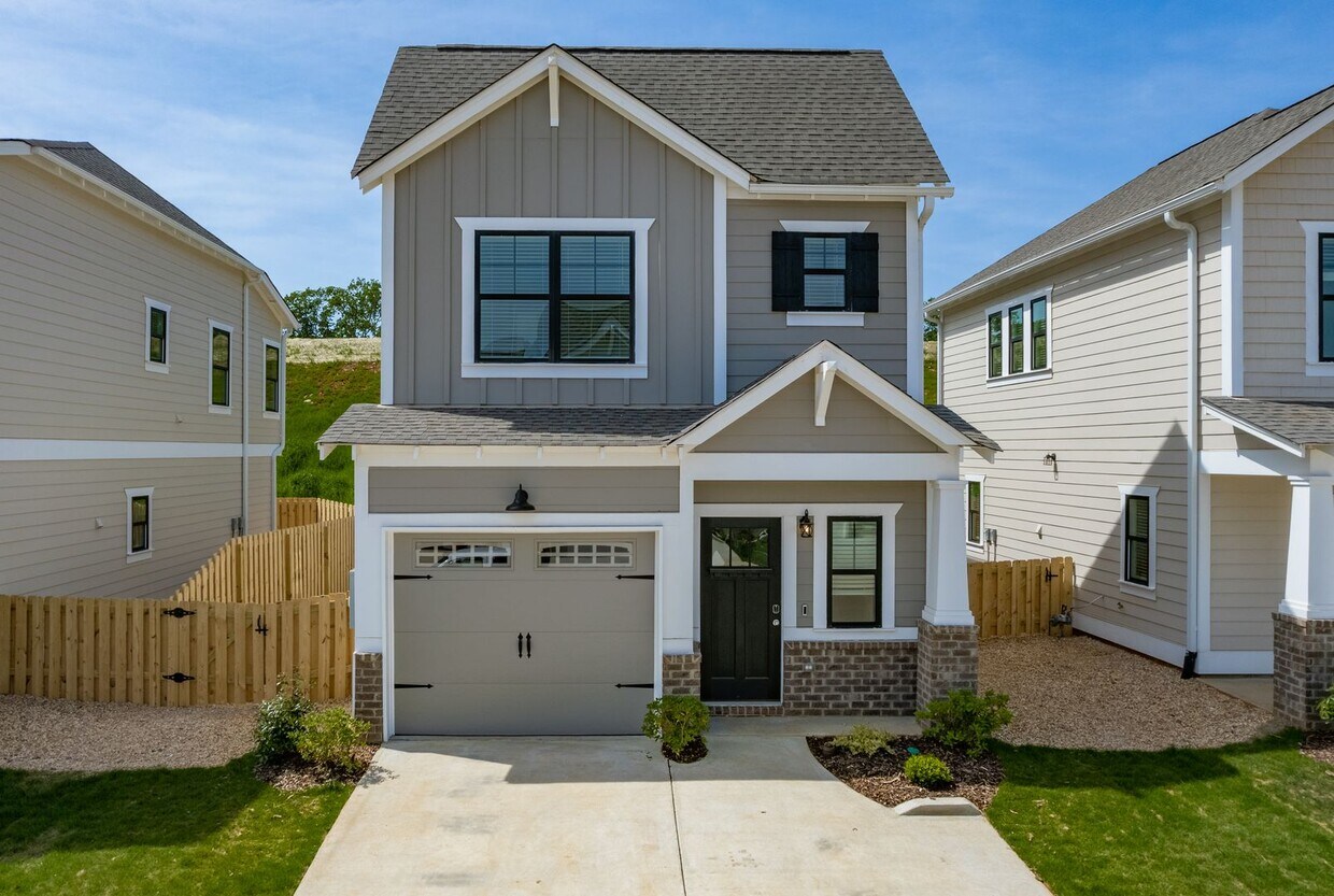 Primary Photo - Luxury Living- New Construction Home with ...