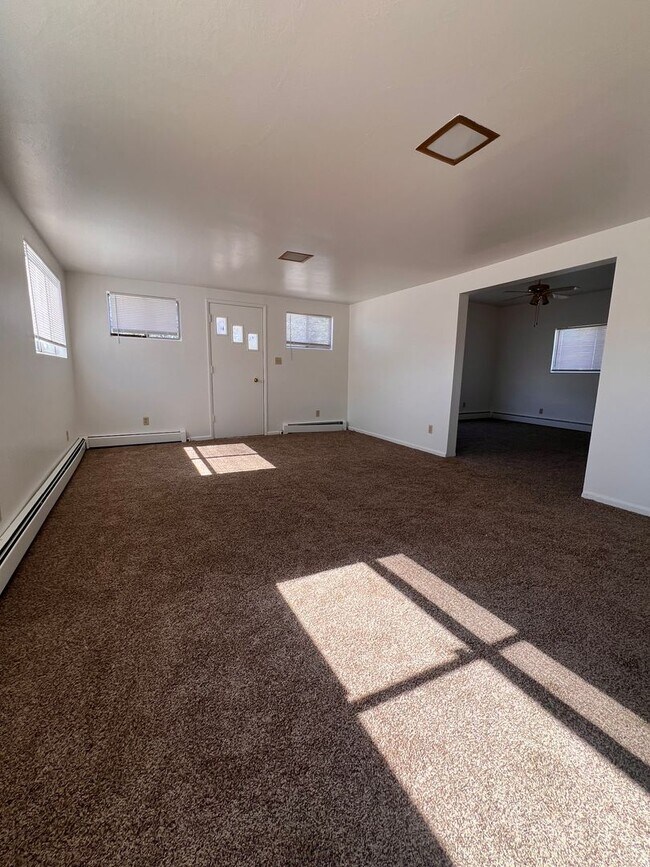 Building Photo - 2 Bed/1 Bath Home in Fallon