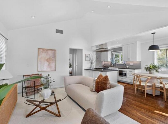 Foto del edificio - COMPLETELY REMODELED 2 BEDROOM 2 BATH HOUSE