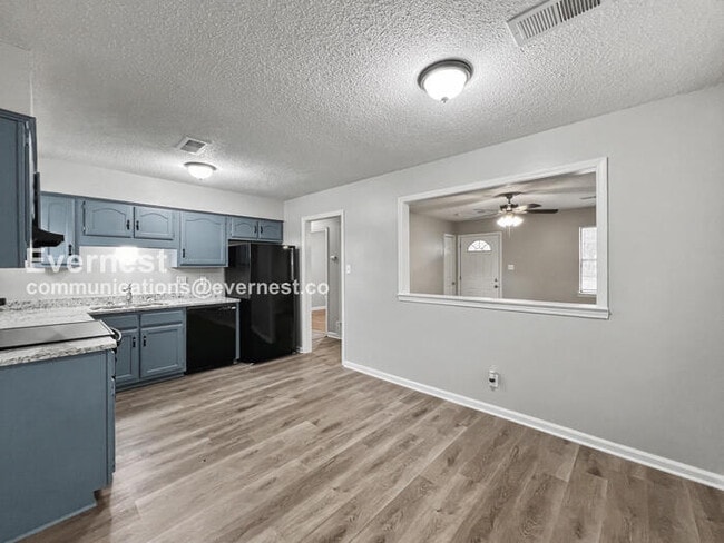 Building Photo - 6415 Riverdale Cove