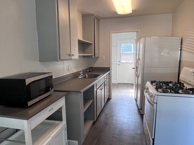 Foto del edificio - 187 Old Bernal Ave