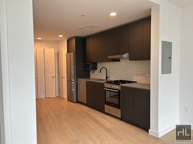 Foto del edificio - NORTHERN BOULEVARD