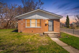 Building Photo - 13900 Sussex St