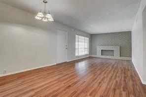 Building Photo - 2121 Fountain View Dr
