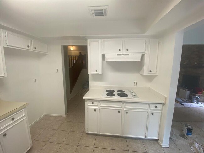 Building Photo - 216 S Deerfoot Cir