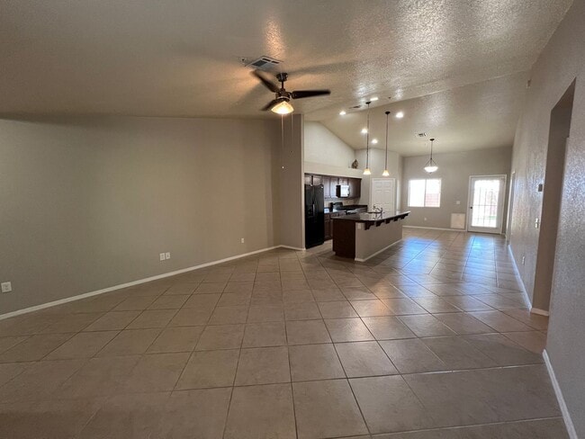 Building Photo - TOWNHOME IN SUNSET MTN VILLAS!