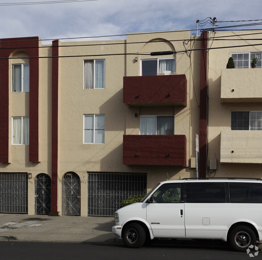 Foto del edificio - 607 Villa St