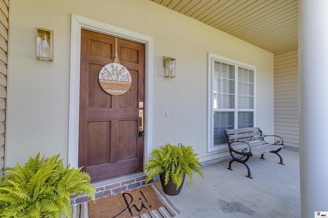Building Photo - 113 Arbor Cove Cir