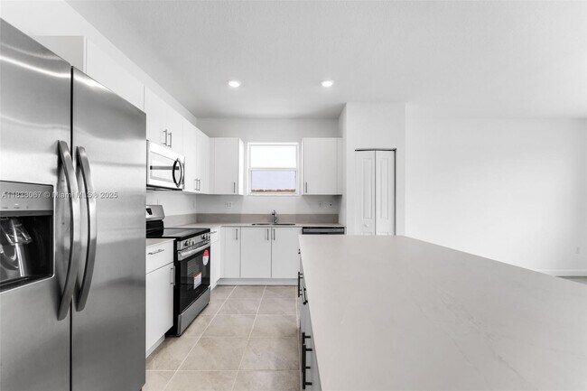 Foto del edificio - 2960 SE 23rd St