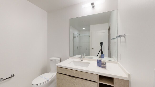 Interior Photo - 3033 Wilshire