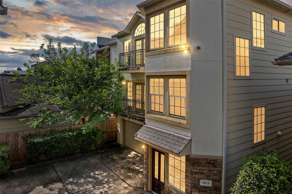 Foto principal - 5811 Washington Ave