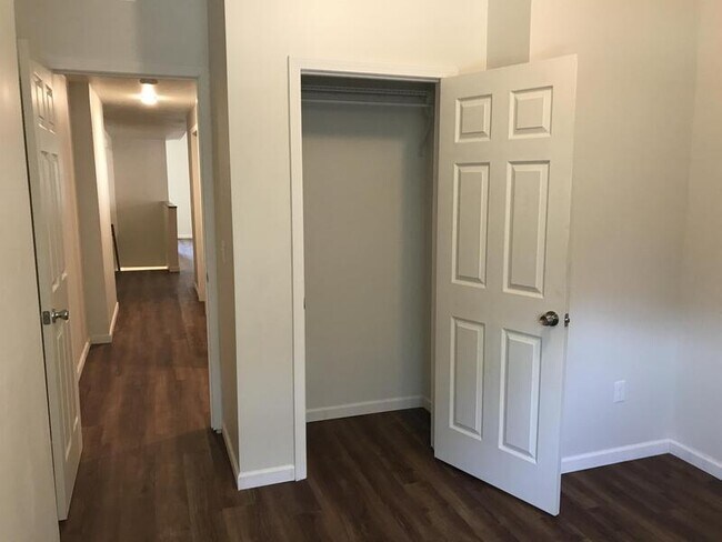 Foto del edificio - 1418 Union Blvd