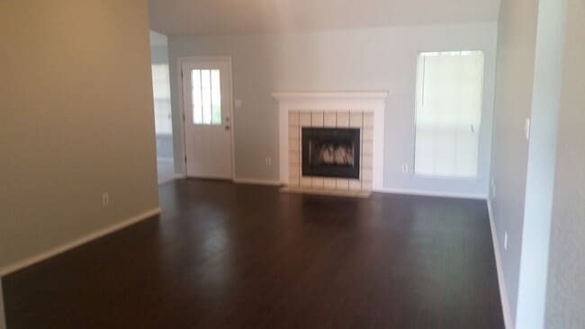 Building Photo - 206 Tomahawk Dr