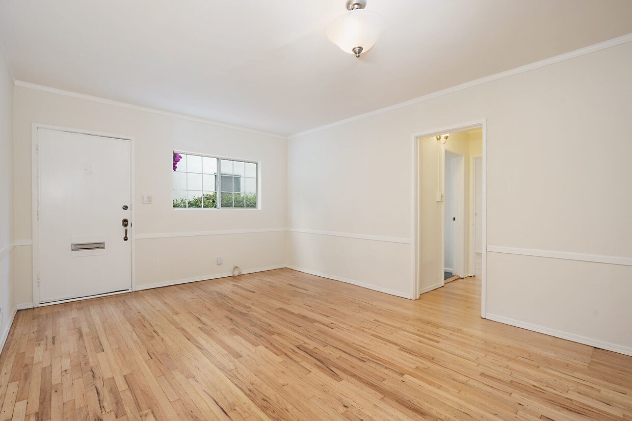 Primary Photo - 1644 Preuss Rd
