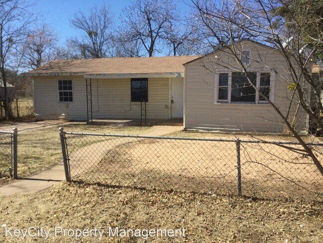 Building Photo - 3 br, 2 bath House - 918 Pecan St