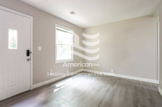 Building Photo - 2005 N Elmer St