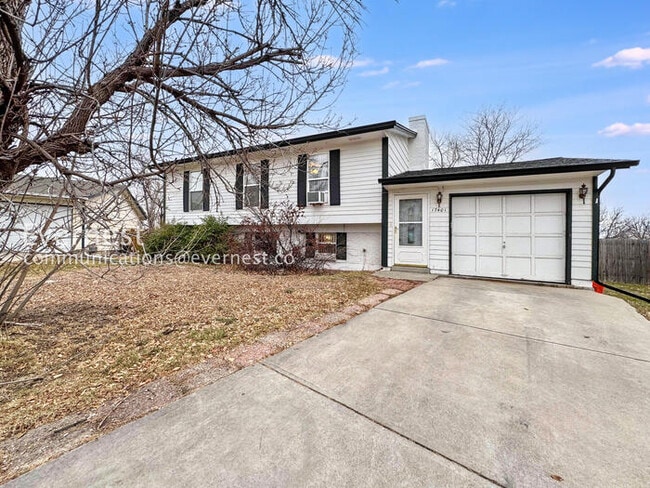 Foto del edificio - 3 Bed/2 Bath Home with Garage & Fenced Yard