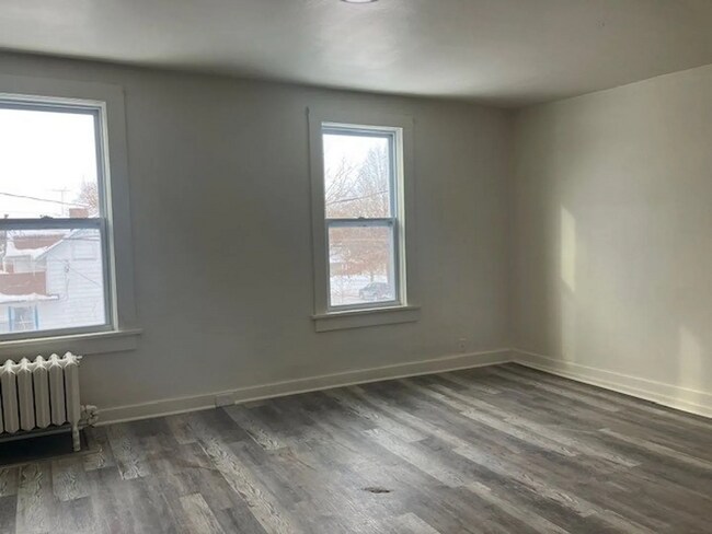 Foto del edificio - 404 S Main St