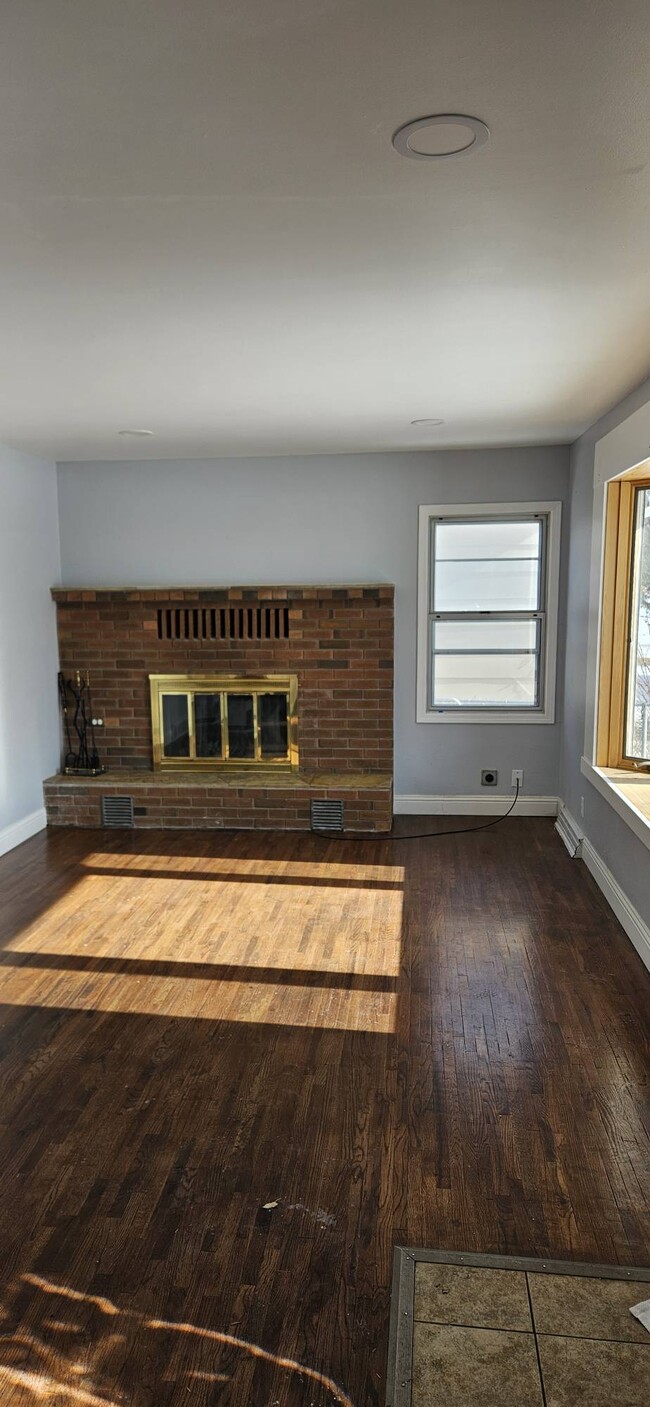 Building Photo - 3737 5th Ave N