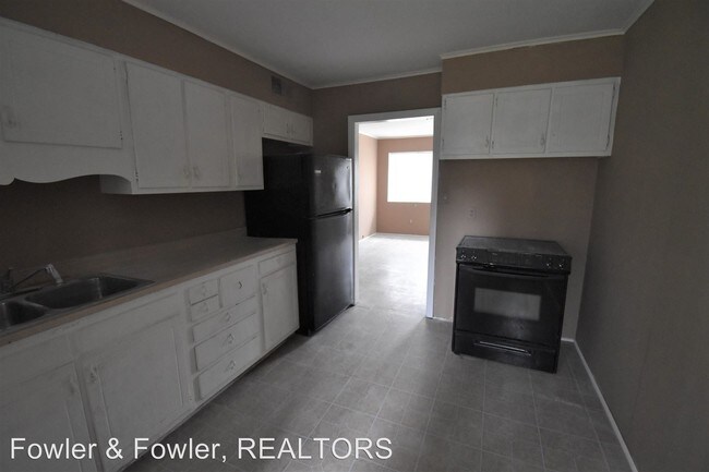 Building Photo - 2 br, 1 bath Apartment - 2631 Uwharrie Road